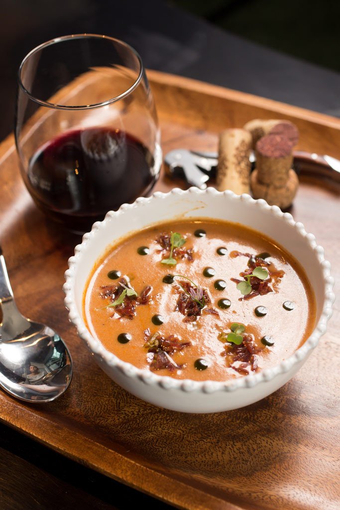 sopa con copa de vino, portafolio de gastronomía de la fotógrafa odette olguin